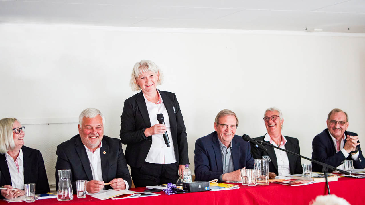 Årsstämman leddes av tidigare riksordförande, Sven Hansson (Sydsvenska). Sven fick den stora äran att klubba det enhälliga beslutet om att välja klubbens första kvinnliga ordförande. Caravan Club of Sweden fick...