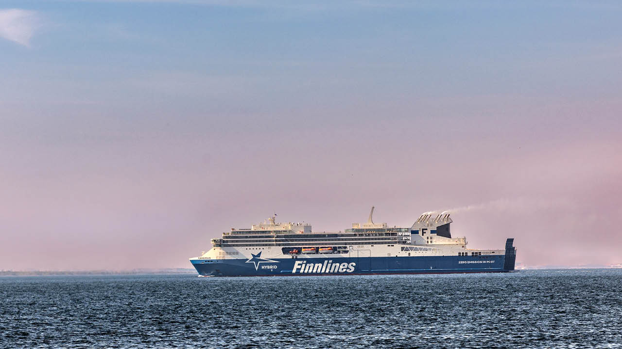 Det finska rederiet Finnlines, vars anor går ända tillbaka till år 1947, har historiskt satsat huvudsakligen på godstrafik med så kallades roro-fartyg. Men de senaste åren har en storsatsning gjorts...