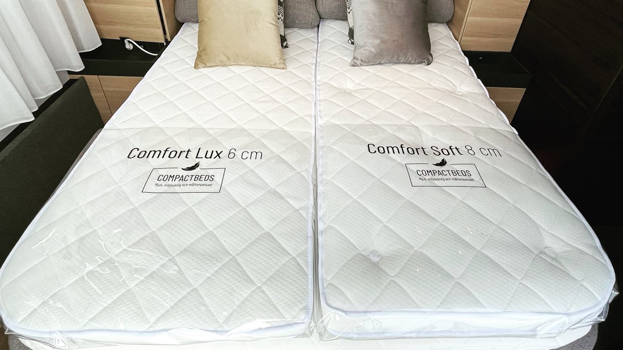 De flesta husvagnstillverkare levererar nya fordon helt utan bäddmadrass. Inte ens med extra tillval på sängar får man en acceptabel sovkomfort med svenska mått. Sömnen är såklart en lika stor...