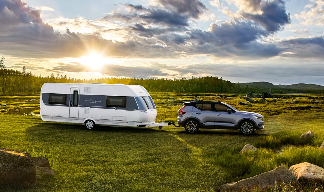 – Husvagnssemester är klimat­smart, prisvärt och fantastiskt roligt, säger Håkan Jägmar, försäljningschef på Hobby. Svenskarnas resvanor är på väg att förändras. Allt fler vill resa miljömedvetet och väljer därför bort...