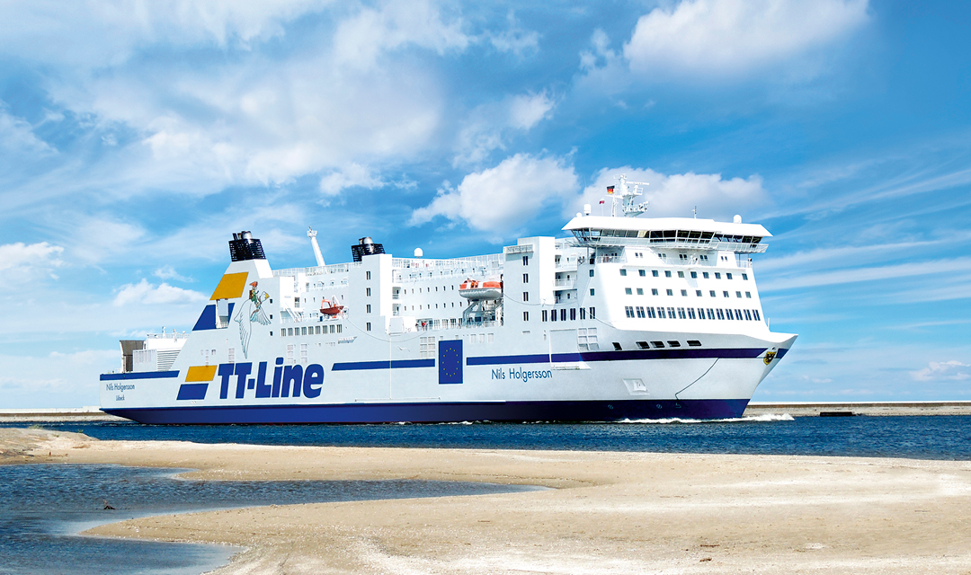 Ta en paus, luta dig tillbaka och njut av en mysig överfart med modern atmosfär. Koppla av i våra bekväma hytter, umgås med familj och vänner, ät gott ombord och...