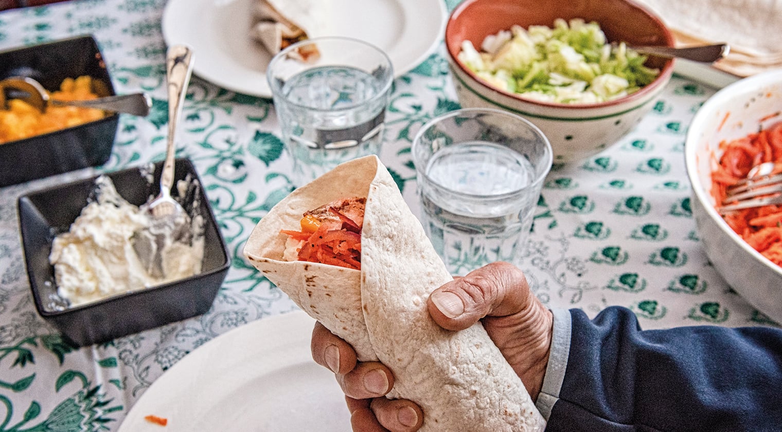 Vann grill på laxtacos Det är lite bökigt att fixa en trerätters festmåltid i husvagns- eller husbilsköket. Och när bordet är avdukat är det skönt om det är så lite...