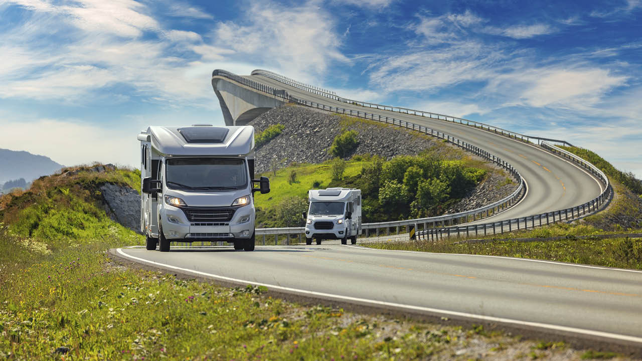 Husvagns- och Husbilsbranschens Riksförbund (HRF) har tillsammans med systerorganisationer i Europa och det Europeiska branschförbund European Caravan Federation (ECF) i flera år drivit frågan om en höjd totalvikt för B-körkort...