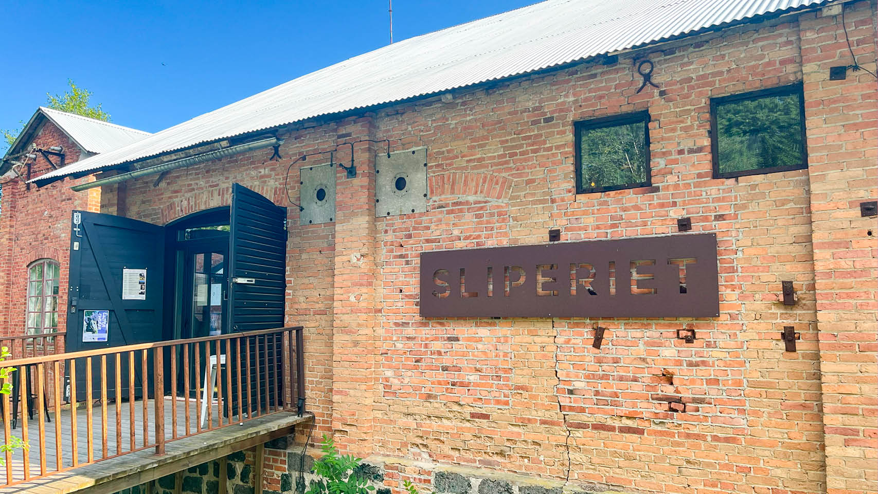 Många som passerat Grums väster om Karlstad på sin färd på E45 eller E18 har säkert stannat till vid Rasta eller Burger King vid Nyängsrondellen för att fylla på energi....