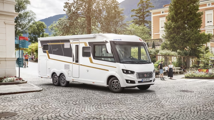 De fyra vill ha lugn och ro från myndigheternas sida så att fler svenskar kan upptäcka husbilen som semesterform. ”Det finns en form av klåfingrighet som inträder lagom till varje...